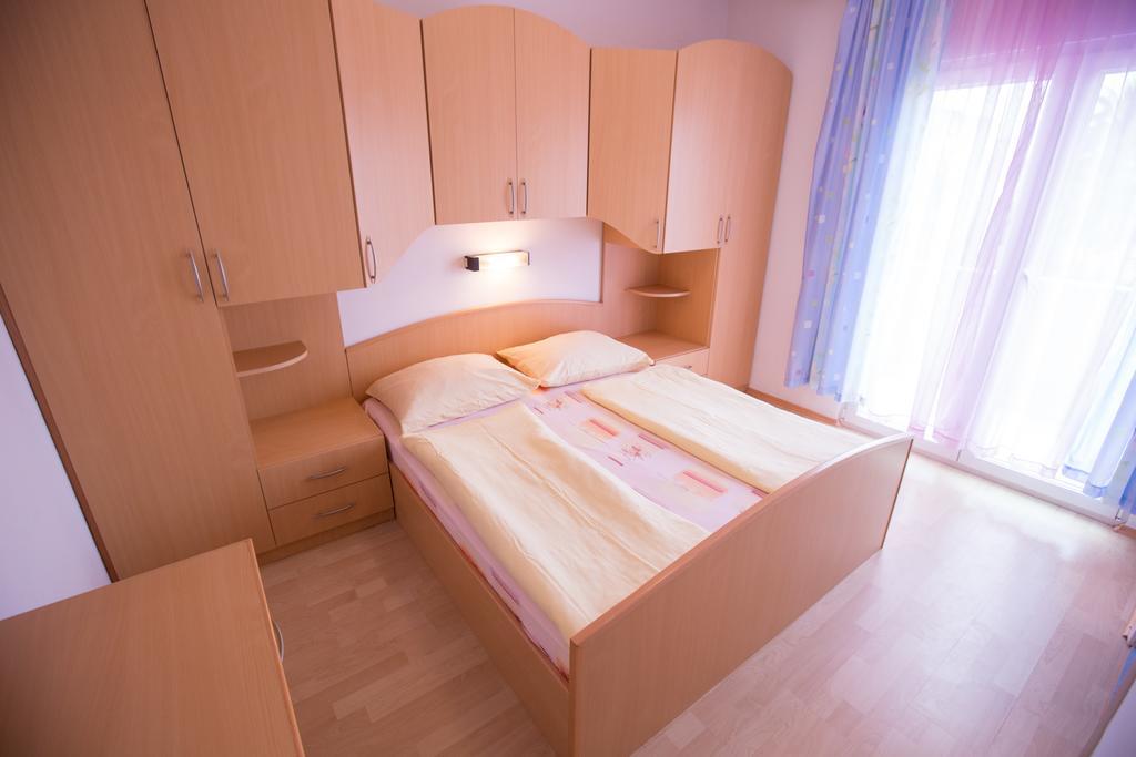 Apartments Dunja Piric Lopar Pokoj fotografie